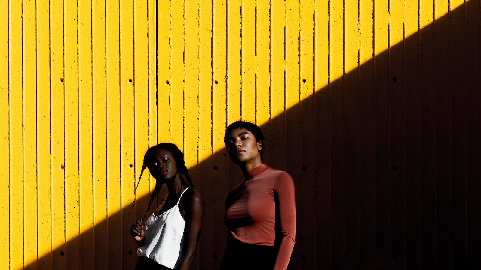 Fashion Visionaries: Exploring the Creative Minds Behind Fashion Brands